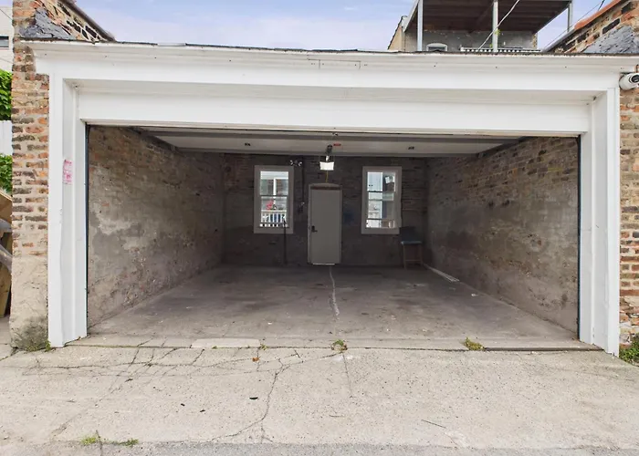 The Addison Art Deco Executive Retreat Garage Appartement Chicago