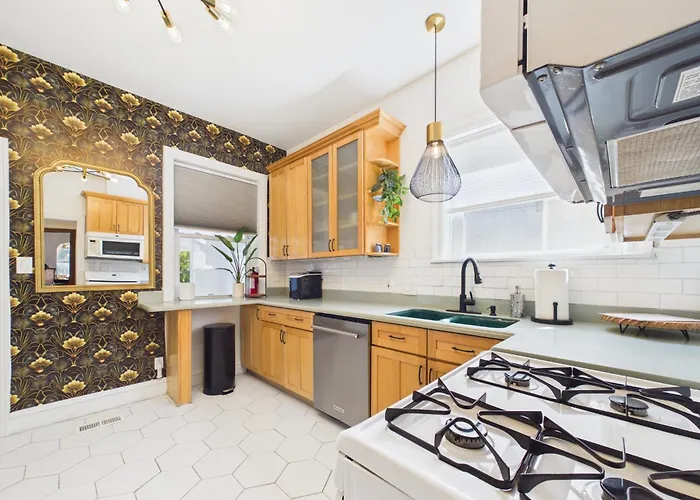 The Addison Art Deco Executive Retreat Garage Appartement Chicago