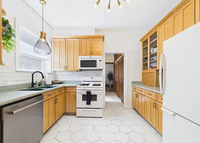 The Addison Art Deco Executive Retreat Garage Appartement Chicago